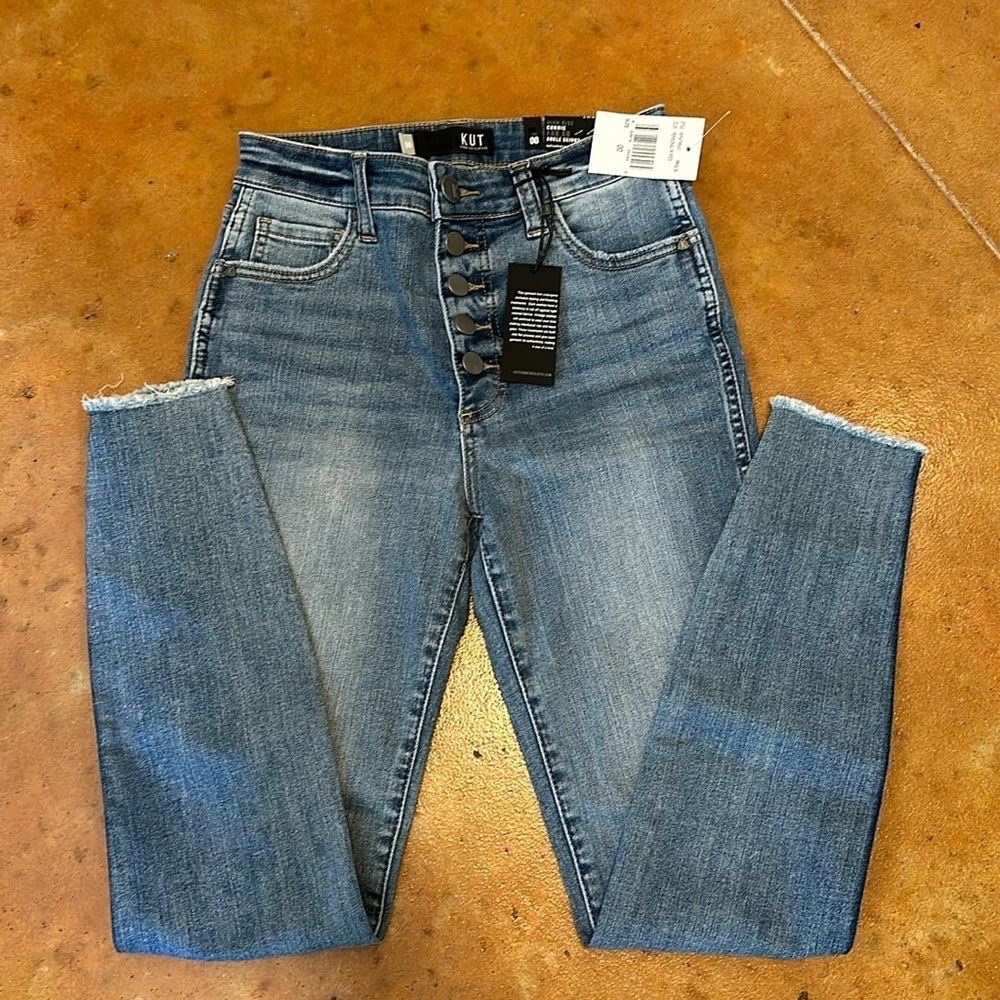 NWT Kut From the Kloth Jean. Size 00. Waist flat 13”. Rise 10”. Inseam 27”.